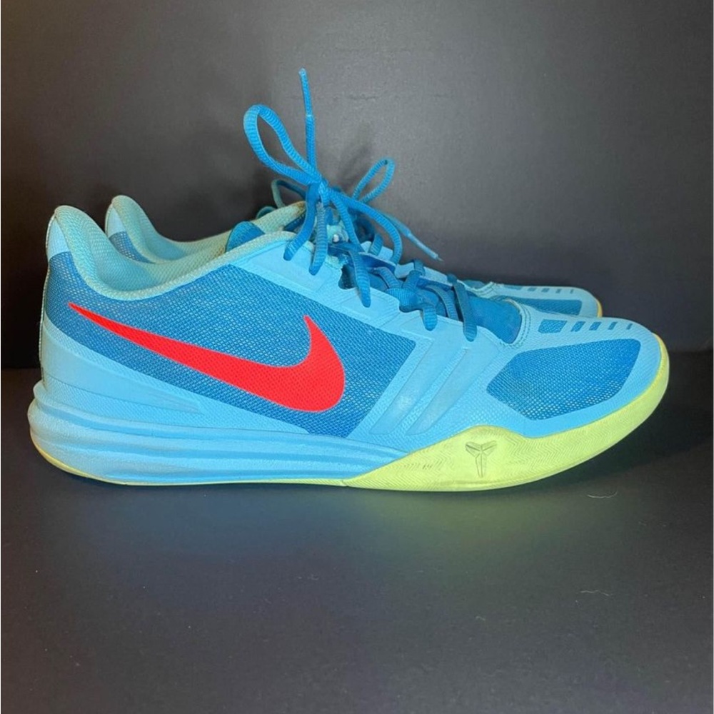 Nike Kobe Bryant Mentality Clear Water Size 12